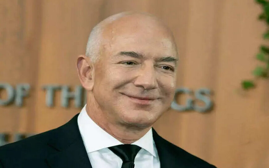 Jeff Bezos’ Homemade Door Desk: A Testament to Amazon’s Roots